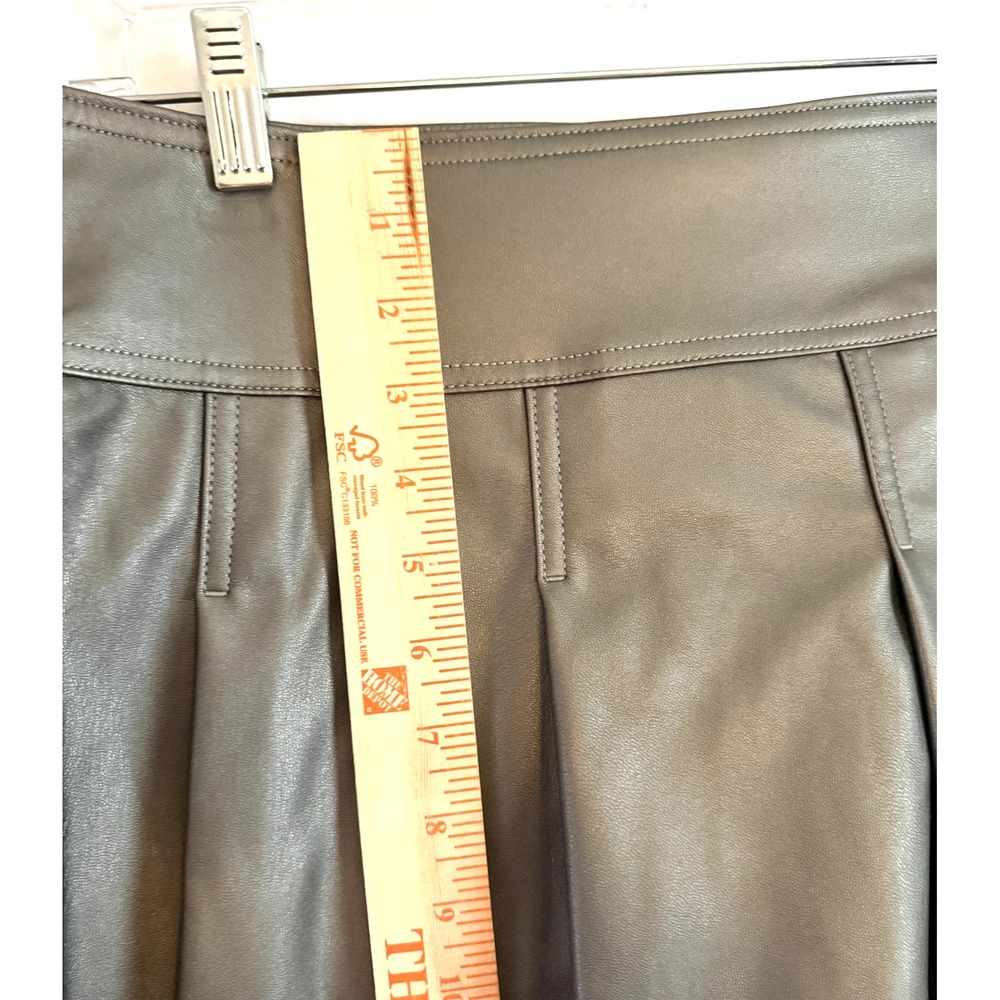 Celebrity Pink Faux Leather Pleated Mini Skirt Pewter Gray Metallic Size Large - Picture 3 of 8